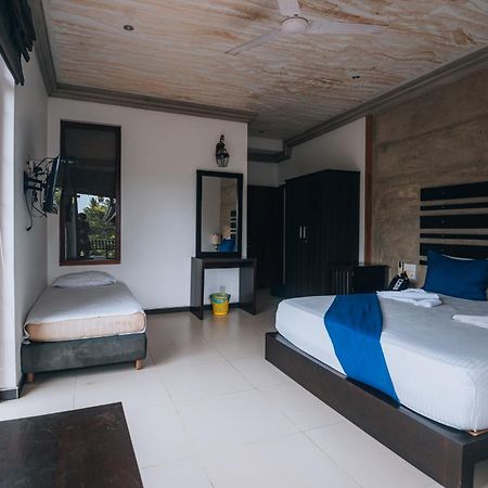 Summer Side Residence Negombo Buitenkant foto