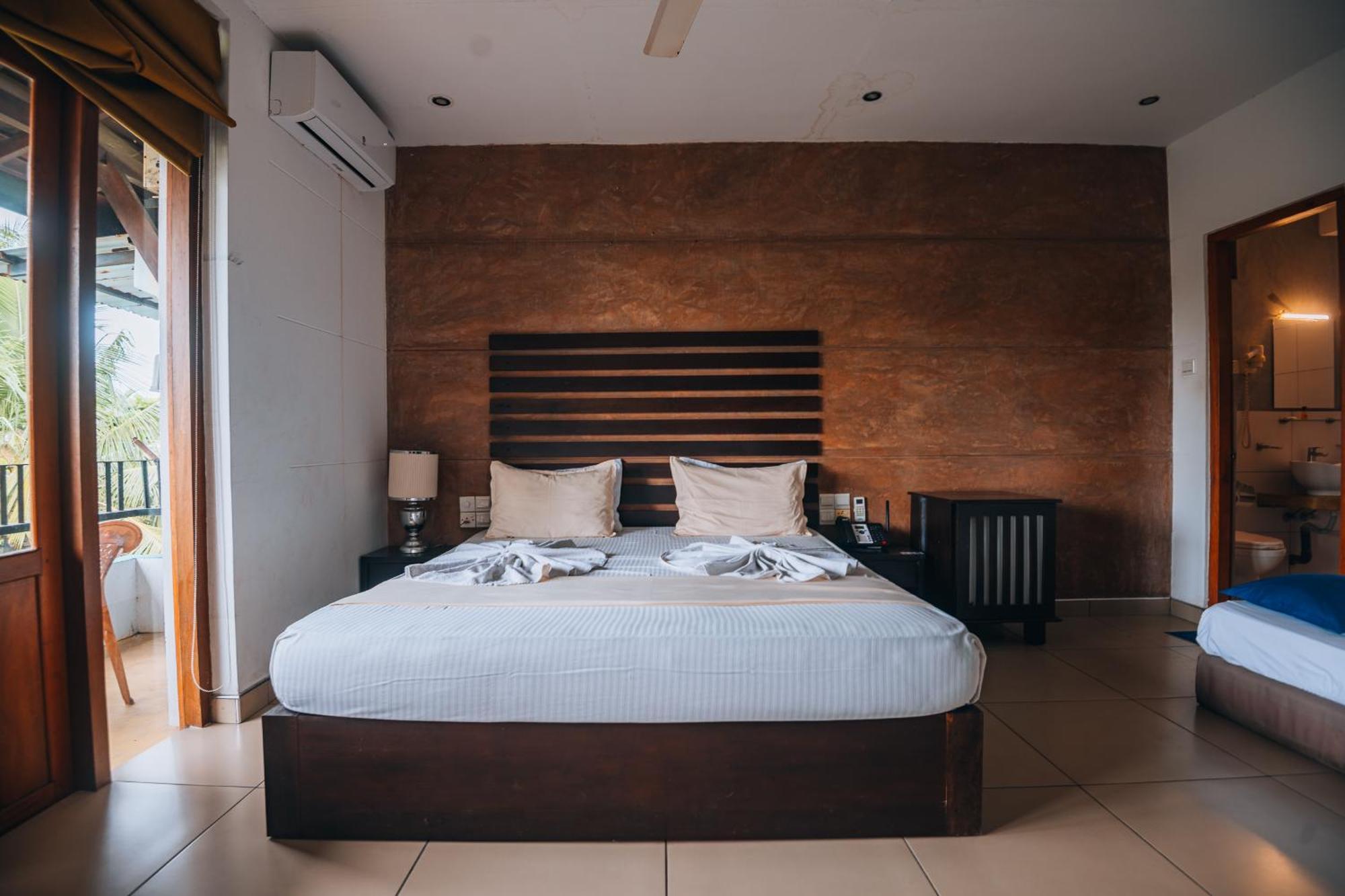 Summer Side Residence Negombo Buitenkant foto