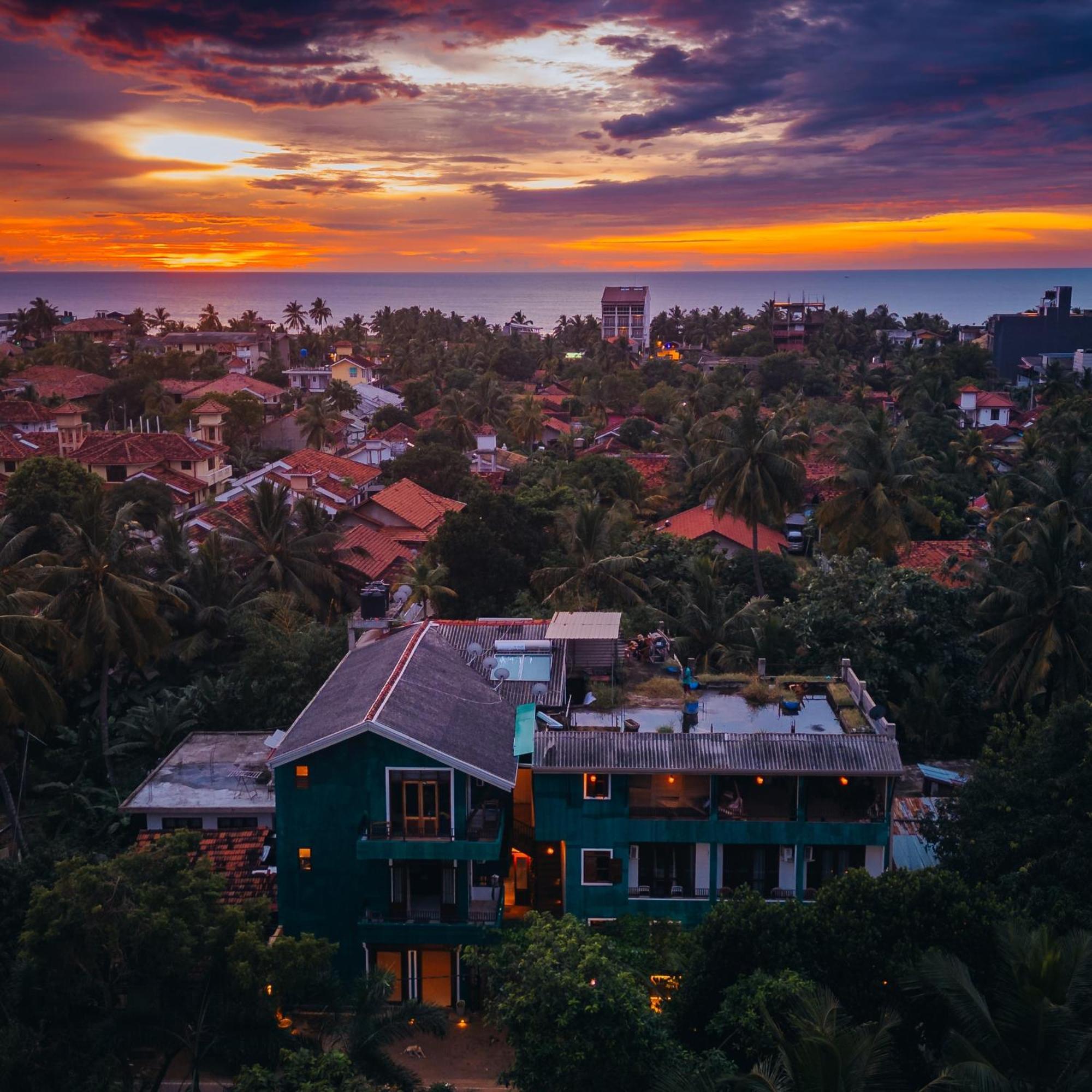 Summer Side Residence Negombo Buitenkant foto