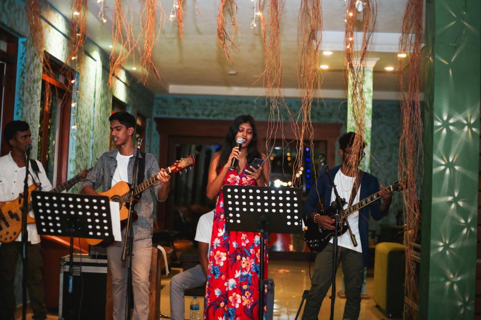 Summer Side Residence Negombo Buitenkant foto